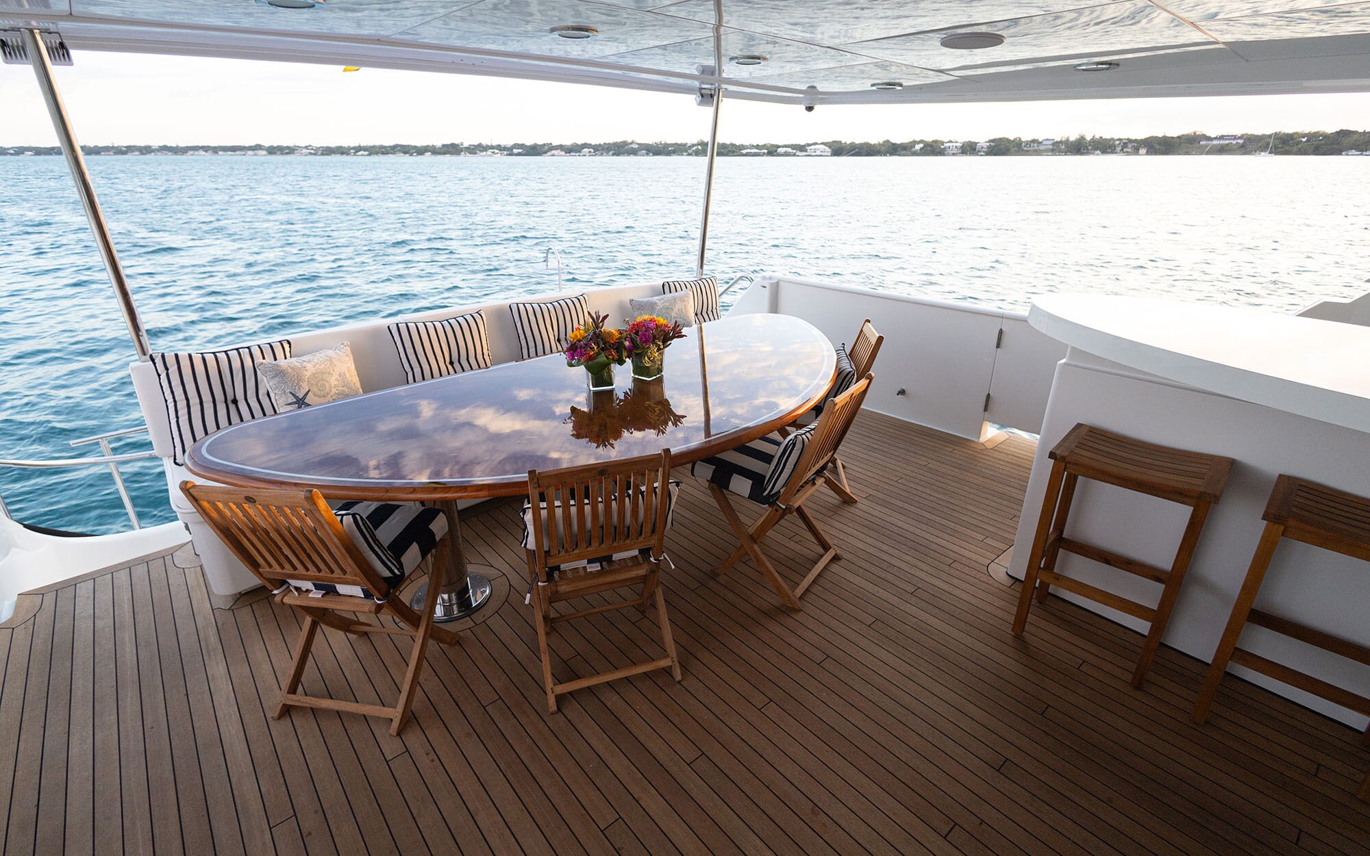Alfresco aft deck dining